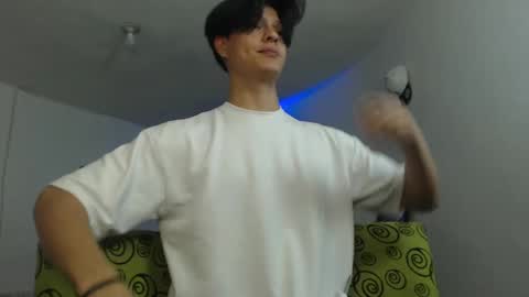 Snapshot of with_ken chatting on 02/07/25, 02:58 Ken online show from 02/07/25, 02:58