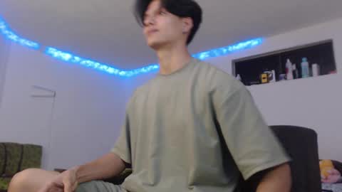 Snapshot of with_ken chatting on 02/14/25, 02:39 Ken online show from 02/14/25, 02:39