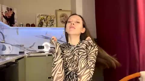 Isobelle online show from 01/25/25, 12:37