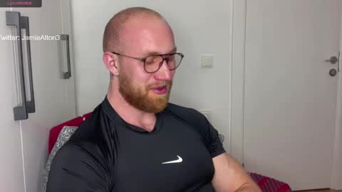 Snapshot of wlademarbergs chatting on 02/21/25, 06:04 Wlademar online show from 02/21/25, 06:04