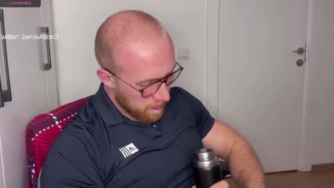 Snapshot of wlademarbergs chatting on 02/25/25, 02:58 Wlademar online show from 02/25/25, 02:58