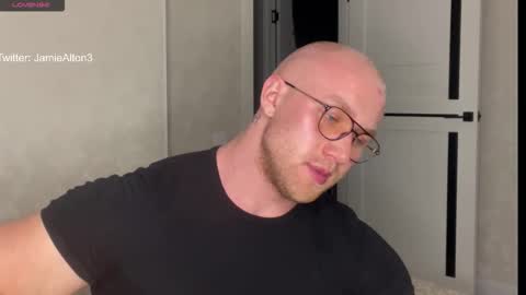 Snapshot of wlademarbergs chatting on 10/08/25, 09:12 Wlademar online show from 10/08/25, 09:12