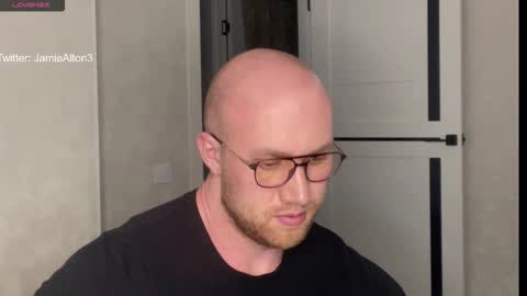 Snapshot of wlademarbergs chatting on 10/21/25, 02:18 Wlademar online show from 10/21/25, 02:18