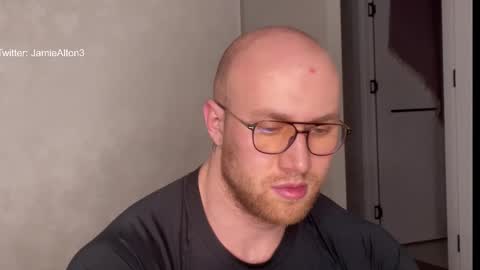 Snapshot of wlademarbergs chatting on 11/11/25, 08:42 Wlademar online show from 11/11/25, 08:42