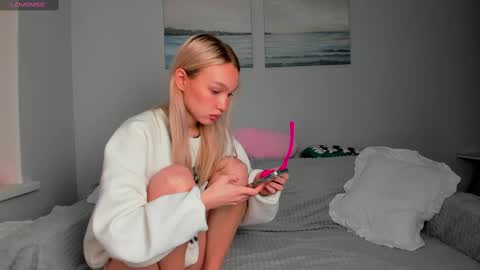 Snapshot of wladilia chatting on 02/11/25, 08:42 wladilia online show from 02/11/25, 08:42