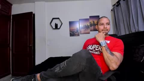 Magnus Dark independent model online show from 04/04/26, 05:27