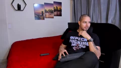 Magnus Dark independent model online show from 04/06/26, 04:32