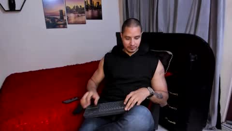 Magnus Dark independent model online show from 04/16/26, 03:29