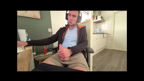 wnhz27 online show from 09/10/25, 01:55