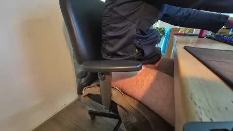 wnhz27 online show from 09/25/25, 09:13