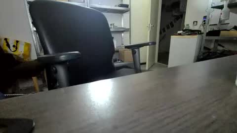 wnhz27 online show from 10/23/25, 11:24