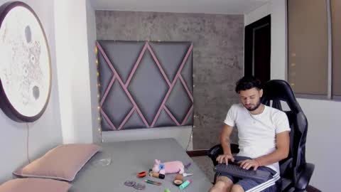 Nicolas Y Laura online show from 03/21/26, 11:26