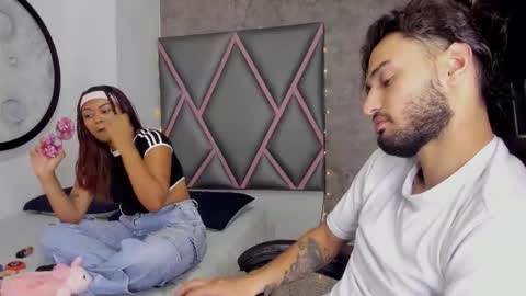 Nicolas Y Laura online show from 03/23/26, 11:47