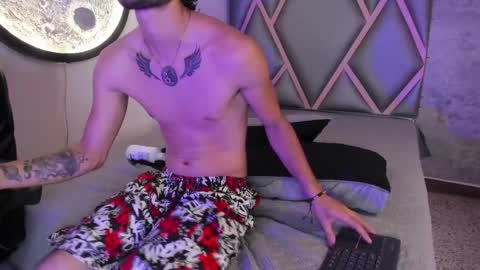 Nicolas Y Laura online show from 04/01/26, 01:41