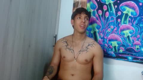 Snapshot of wolf_light chatting on 12/19/25, 10:39 wolf_light online show from 12/19/25, 10:39