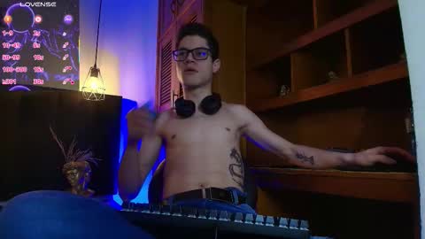  W O L F  online show from 03/11/26, 11:38