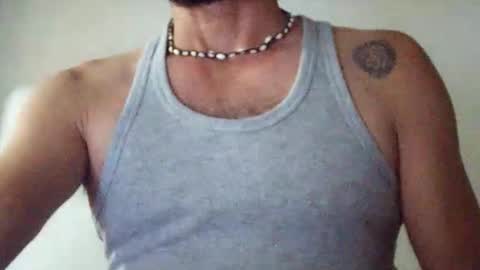 Luis online show from 10/19/25, 03:29