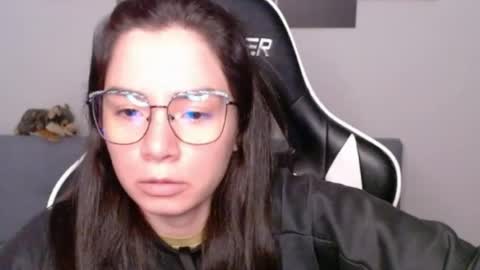 Snapshot of wolfs_daughter chatting on 06/14/26, 01:25 Alex online show from 06/14/26, 01:25