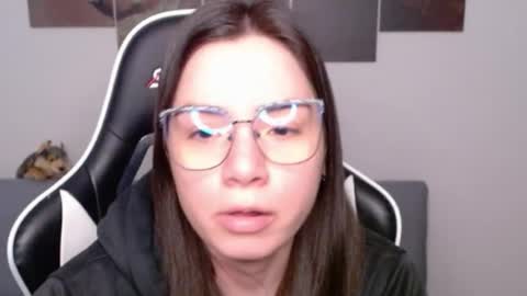 Snapshot of wolfs_daughter chatting on 07/01/26, 02:13 Alex online show from 07/01/26, 02:13