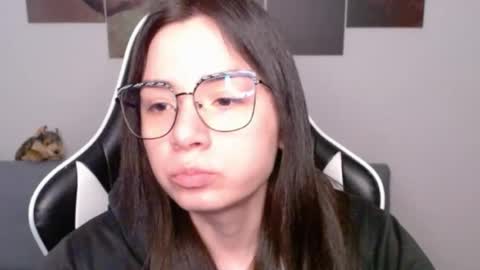 Snapshot of wolfs_daughter chatting on 07/02/26, 02:22 Alex online show from 07/02/26, 02:22