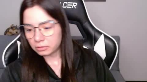 Snapshot of wolfs_daughter chatting on 07/02/26, 03:23 Alex online show from 07/02/26, 03:23