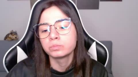 Snapshot of wolfs_daughter chatting on 07/05/26, 02:07 Alex online show from 07/05/26, 02:07