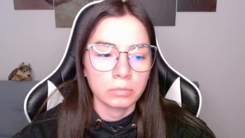 Snapshot of wolfs_daughter chatting on 07/09/26, 02:04 Alex online show from 07/09/26, 02:04