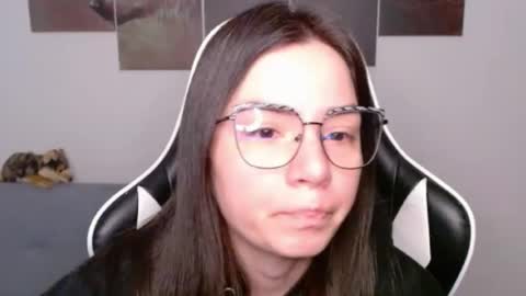 Snapshot of wolfs_daughter chatting on 07/11/26, 02:14 Alex online show from 07/11/26, 02:14