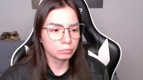 Snapshot of wolfs_daughter chatting on 07/15/26, 02:06 Alex online show from 07/15/26, 02:06