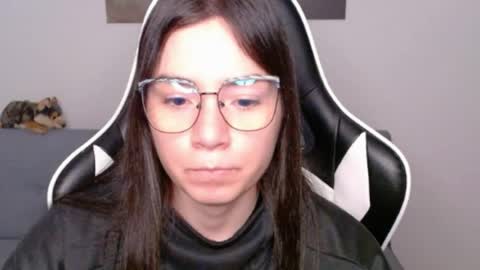 Snapshot of wolfs_daughter chatting on 07/16/26, 02:06 Alex online show from 07/16/26, 02:06