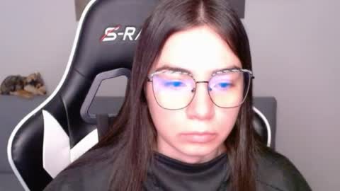 Snapshot of wolfs_daughter chatting on 07/18/26, 02:05 Alex online show from 07/18/26, 02:05