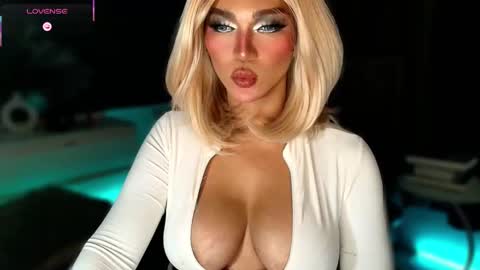 Julia online show from 11/08/25, 03:29