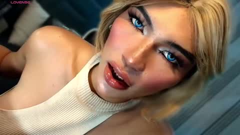 Julia online show from 02/09/26, 03:54