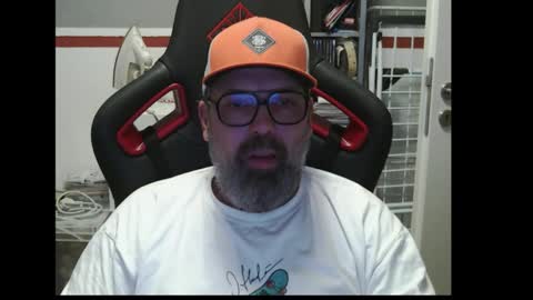 Snapshot of womenizzeer chatting on 11/21/25, 11:03 Adam online show from 11/21/25, 11:03