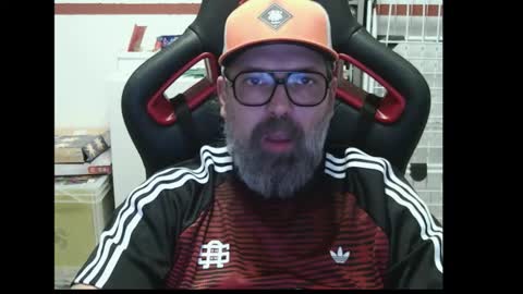 Snapshot of womenizzeer chatting on 12/02/25, 04:24 Adam online show from 12/02/25, 04:24