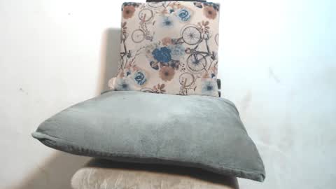 SHENIEL RODRIGUEZ online show from 01/25/25, 08:42