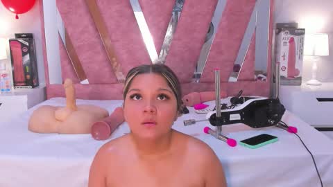 wonderkloe_ online show from 02/17/26, 07:42