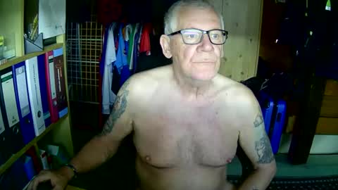 Snapshot of wonneprop10 chatting on 05/19/26, 11:05 Always Horny online show from 05/19/26, 11:05