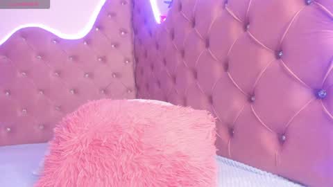 Snapshot of wood_nymphh chatting on 01/06/25, 07:56 Lia online show from 01/06/25, 07:56