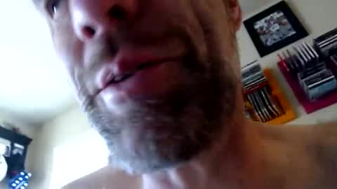 WoodieSays online show from 04/09/26, 04:01