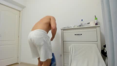 Snapshot of woolfiie chatting on 02/19/25, 10:42 Wolfie online show from 02/19/25, 10:42