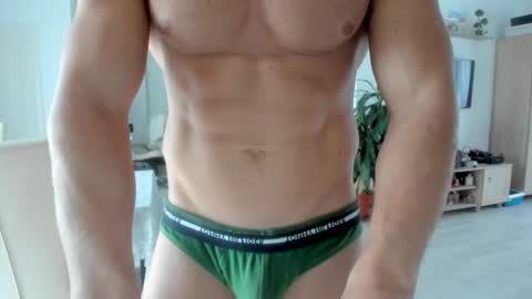 Snapshot of woolfiie chatting on 11/19/25, 09:53 Wolfie online show from 11/19/25, 09:53