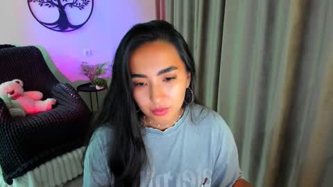 Snapshot of worldofkim chatting on 11/10/25, 07:02 dudetta Kim online show from 11/10/25, 07:02