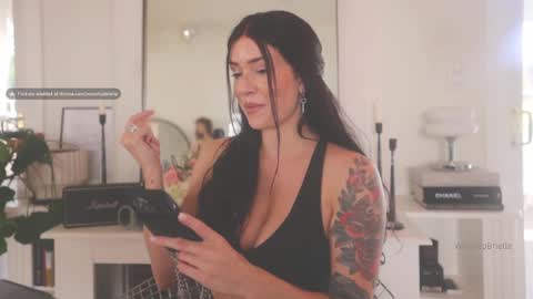 Brielle online show from 02/21/25, 10:26