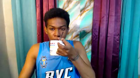 Snapshot of worshipmycockxxx chatting on 09/28/25, 08:25 Josh This is my new account now online show from 09/28/25, 08:25