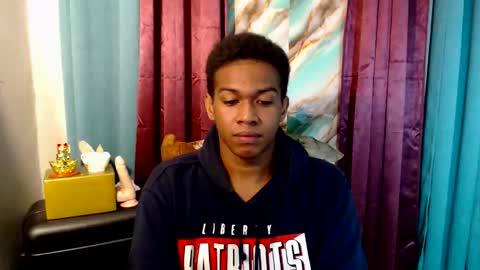 Snapshot of worshipmycockxxx chatting on 11/14/25, 04:06 Josh This is my new account now online show from 11/14/25, 04:06