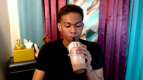 Snapshot of worshipmycockxxx chatting on 11/26/25, 12:55 Josh This is my new account now online show from 11/26/25, 12:55