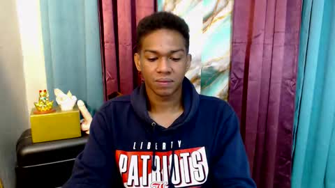 Snapshot of worshipmycockxxx chatting on 11/27/25, 02:02 Josh This is my new account now online show from 11/27/25, 02:02