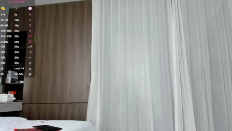 Snapshot of wow__lina chatting on 06/06/26, 05:12 Hey Im Lina See you 12am - 6am GMT 3 online show from 06/06/26, 05:12