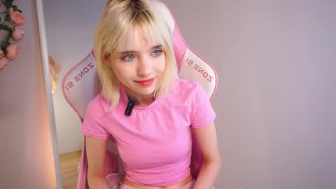 wow_angel online show from 05/17/26, 06:11